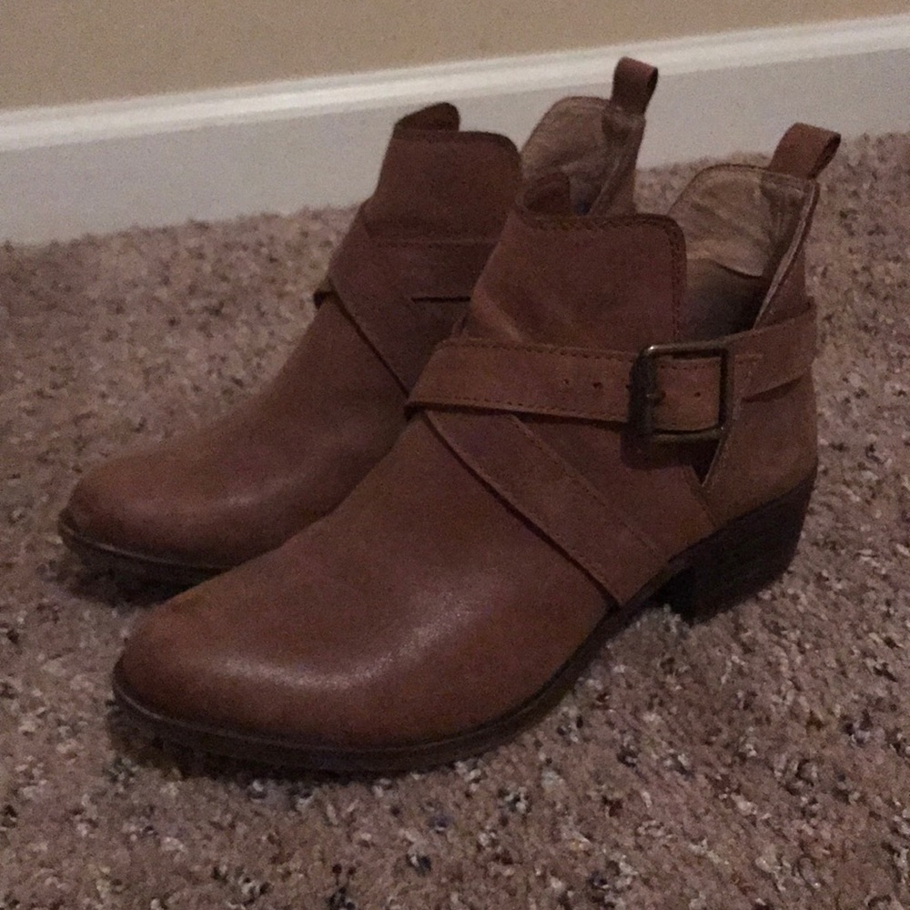 Ankle booties